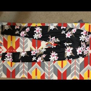 Dark floral leggings